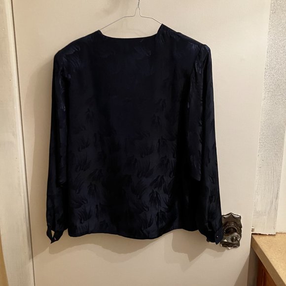 Style 1 size 6 dark blue blouse - Picture 5 of 5